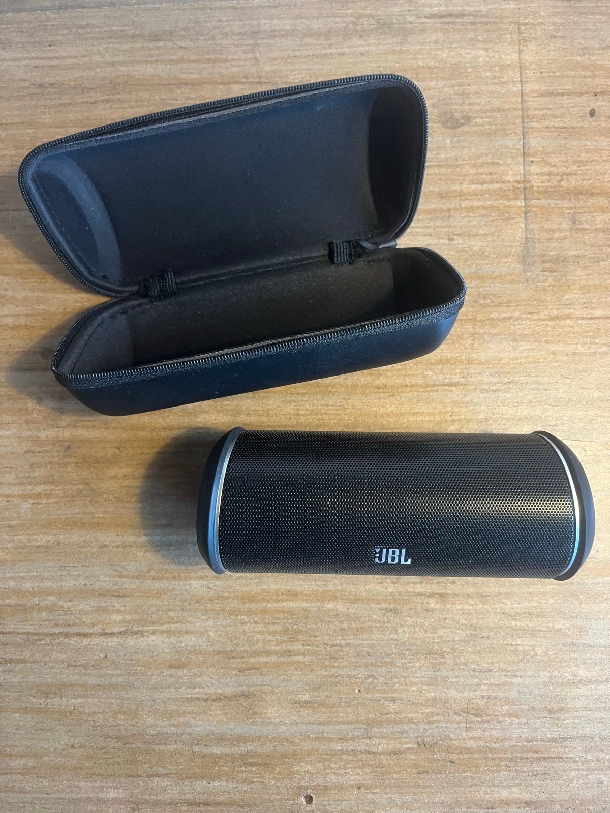 JBL Flip 2 Bluetooth Speaker met stevige hoes, Gebruikt, JBL, Ophalen of Verzenden, Draagbare speaker