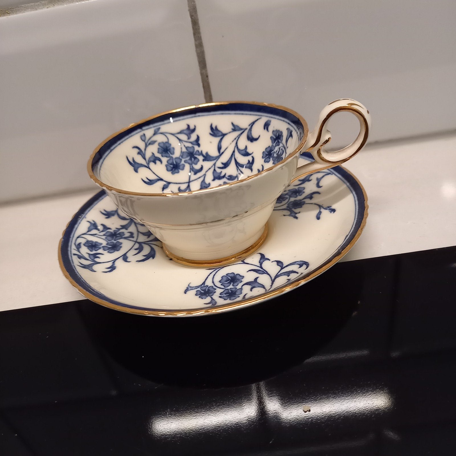 Vintage Engelse Kop en Schotel Grosvenor China "Cathay zgan", Antiek en Kunst, Verzenden