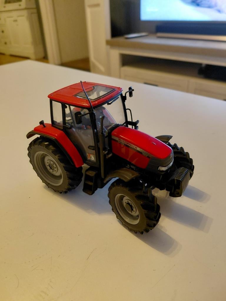 Universal hobbies, weise toys, replicagri 1:32, Hobby en Vrije tijd, Overige merken, Tank, Groter dan 1:32, Ophalen of Verzenden