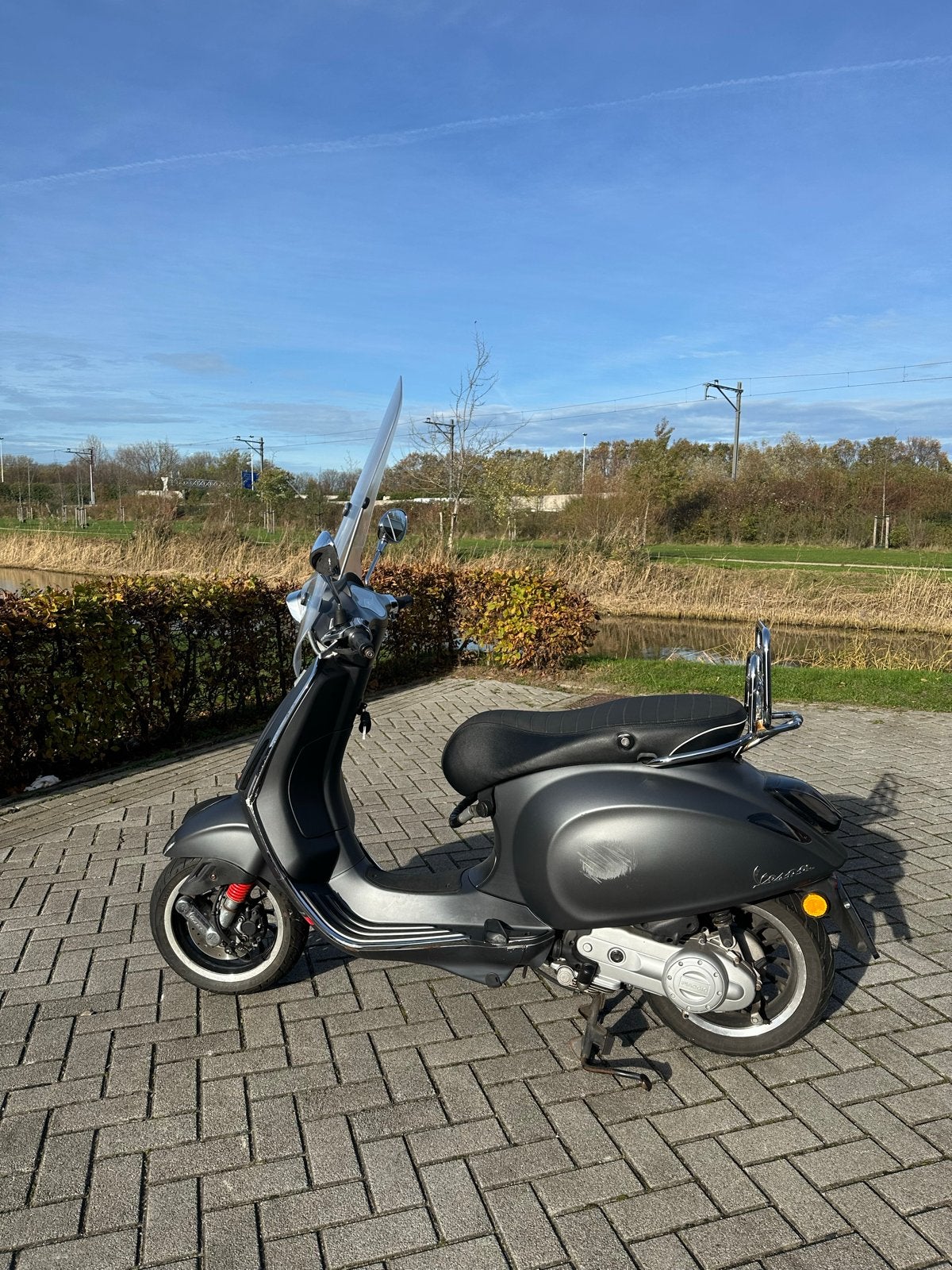 Vespa Sprint 35km/u - Mat Grijs, Fietsen en Brommers, Scooters | Vespa, Ophalen, Gebruikt, Maximaal 45 km/u, Vespa S