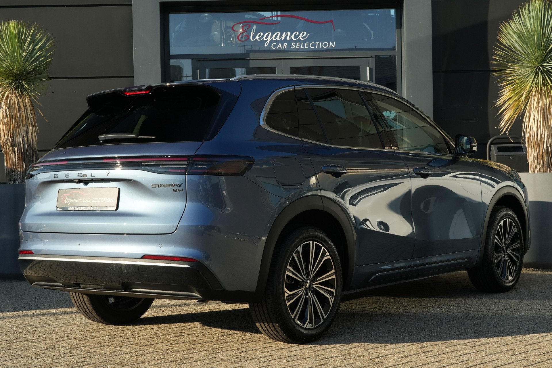 GEELY Starray EM-i 1.5 Max+ | PHEV | 262 PK | Panoramadak |, Auto's, Gebruikt, 1790 kg, Bedrijf, Hybride Elektrisch/Benzine
