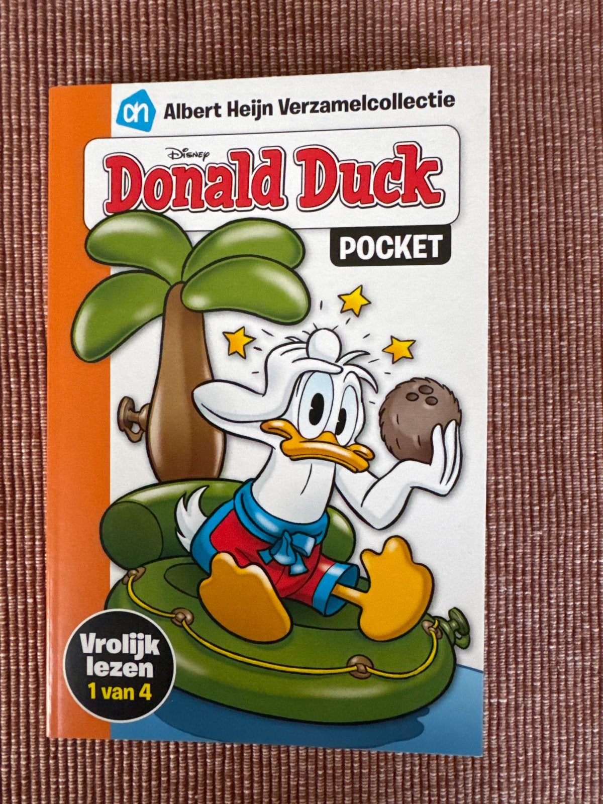 Donald Duck Pocket: Donald Duck en de Onderzeese Basis, Eén stripboek, Ophalen of Verzenden, Zo goed als nieuw