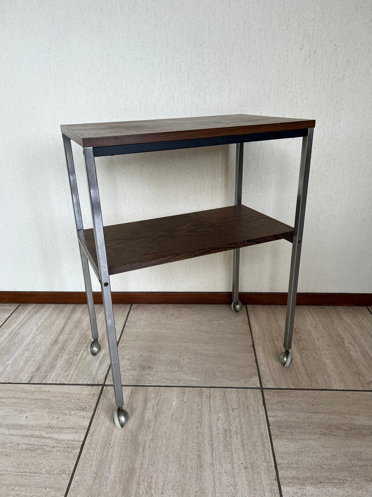 DEZE WEEK OPHALEN: Vintage side table /bar trolley jaren ‘70, Ophalen, 50 tot 100 cm, Zo goed als nieuw, 25 tot 50 cm