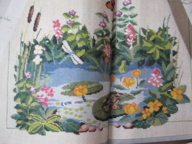 Borduurpatroon  Vijver met bloemen en Libelle  nr 3374, Verzenden, Nieuw, Handborduren, Patroon