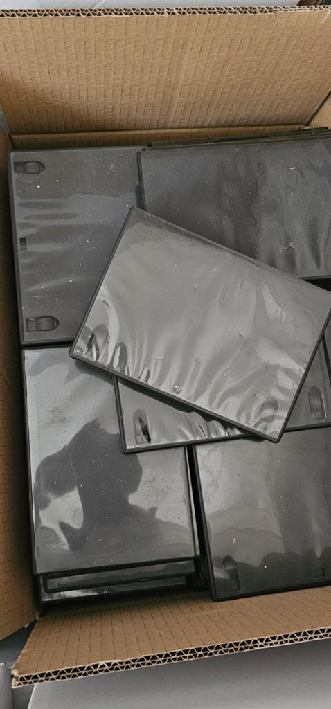 Dvd en cd doosjes., Diversen, Rommelmarktspullen, Ophalen of Verzenden