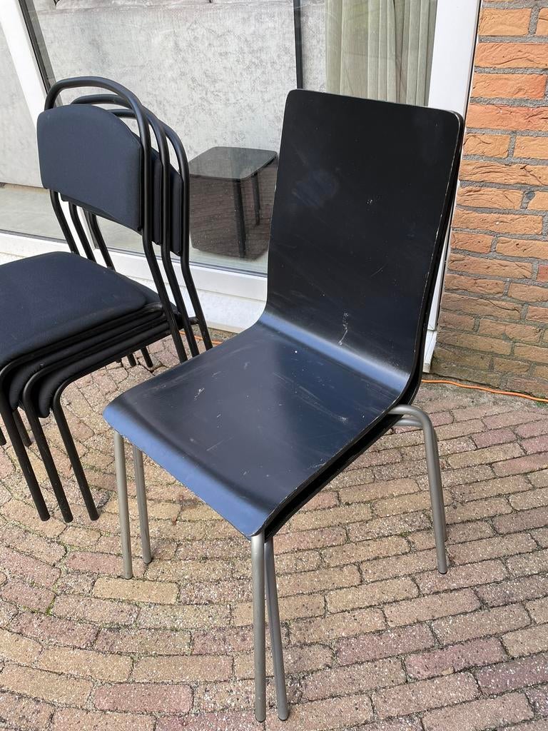 2 houten stoelen metalen onderstel, Huis en Inrichting, Stoelen, Ophalen, Zo goed als nieuw, Bruin