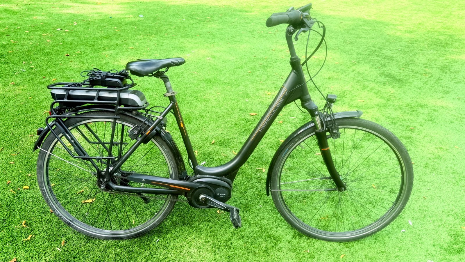 Goede unisex damesfiets E-bike Hercules Bosch 50cm 7 speed, Fietsen en Brommers, Fietsen | Dames | Damesfietsen, Gebruikt, Velgrem