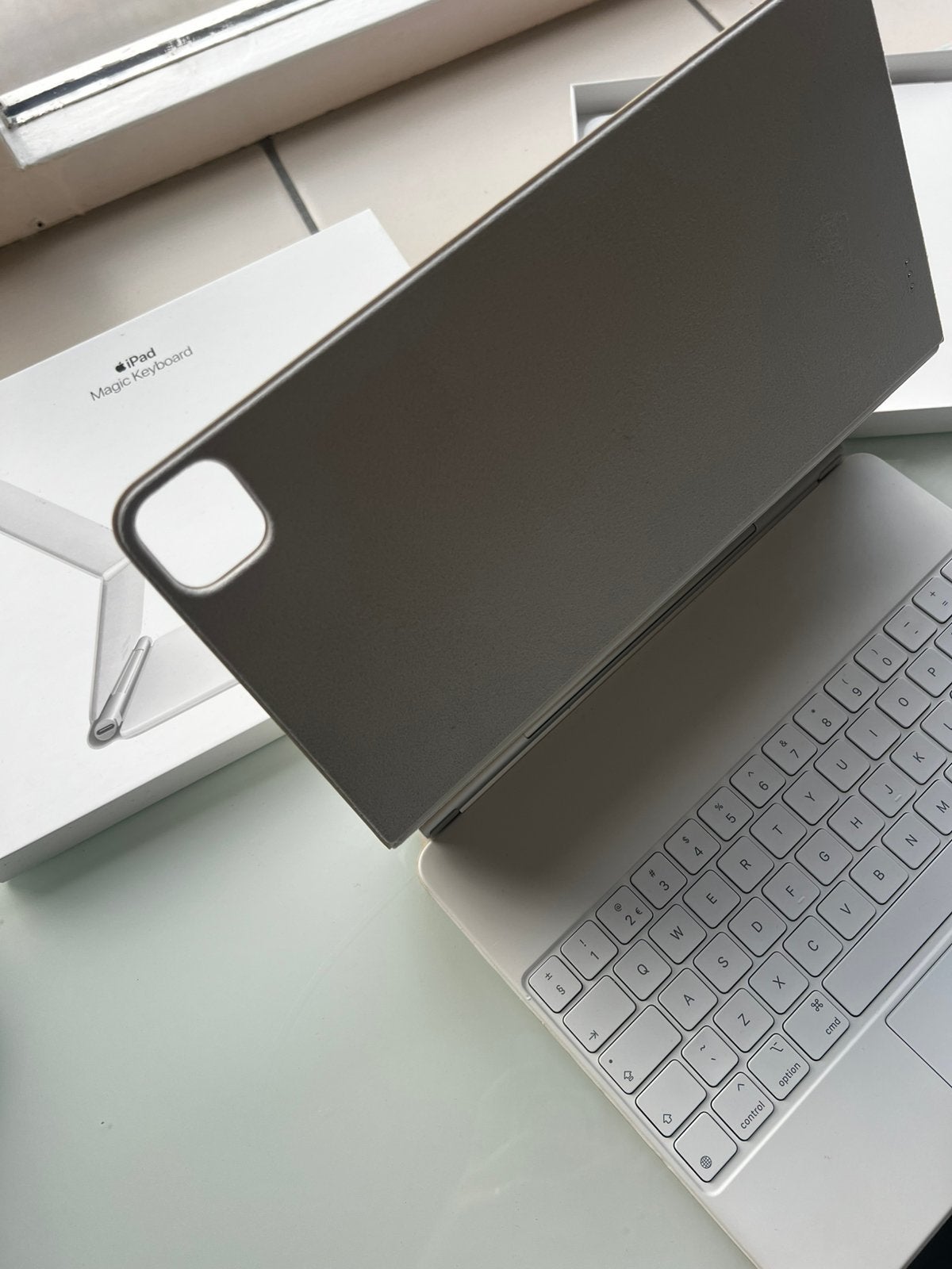 Maqic keybord ipad pro 12,9 inch, Ophalen of Verzenden, Zo goed als nieuw, Ipad pro 12,9 inch, Bescherming voor- en achterkant