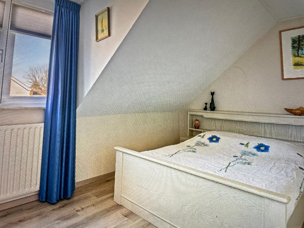 Bed, Huis en Inrichting, Slaapkamer | Bedden, Ophalen, Wit, Tweepersoons, Hout