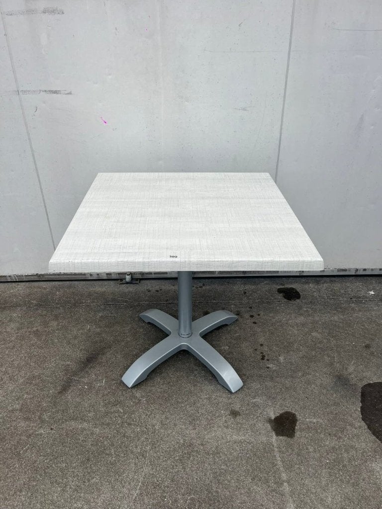 7 stuks Horeca Restaurant Terras tafels 80x80 cm werzalit, Ophalen, Zo goed als nieuw