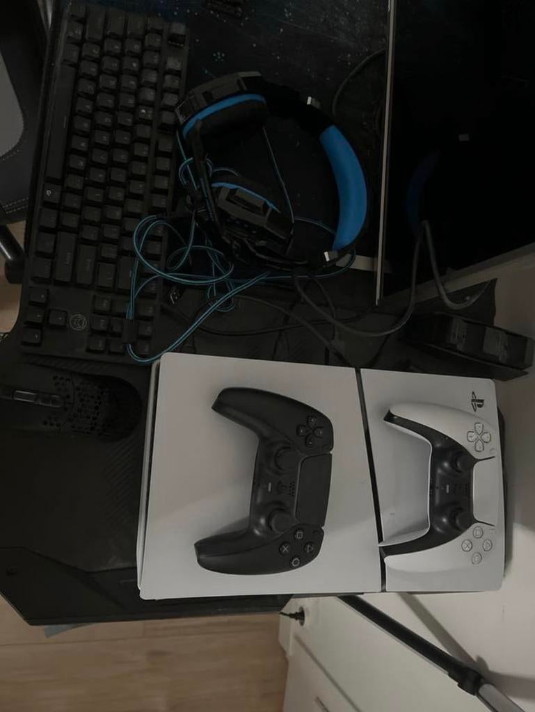 Complete Gaming Setup: PS5, Controllers, Headset & Gaming St, Ophalen of Verzenden, Zo goed als nieuw