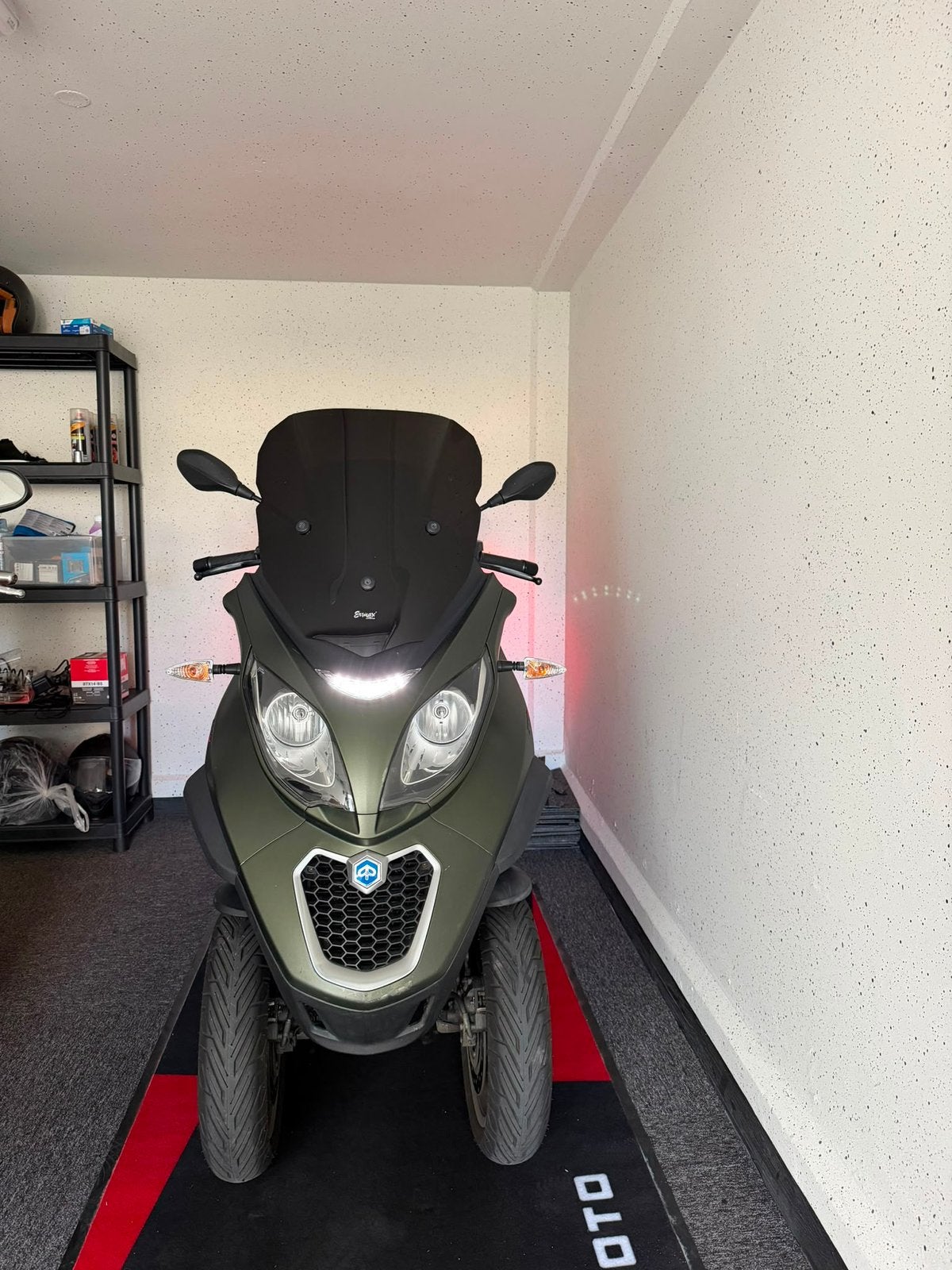 Piaggio mp3 300cc, Ophalen of Verzenden, Zo goed als nieuw