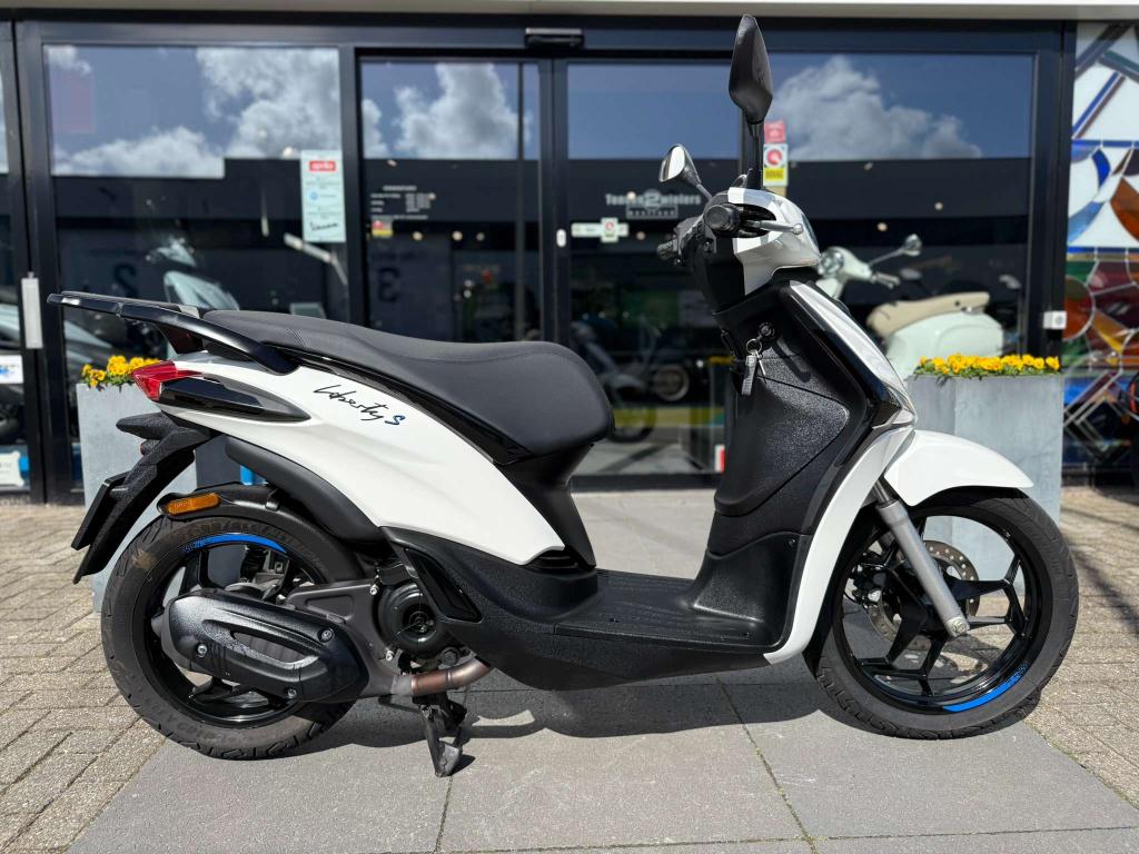 Piaggio Liberty S 45KM E5+ DEMO / BTW, Fietsen en Brommers, Scooters | Piaggio, Niet ingevuld, Maximaal 45 km/u, Niet ingevuld