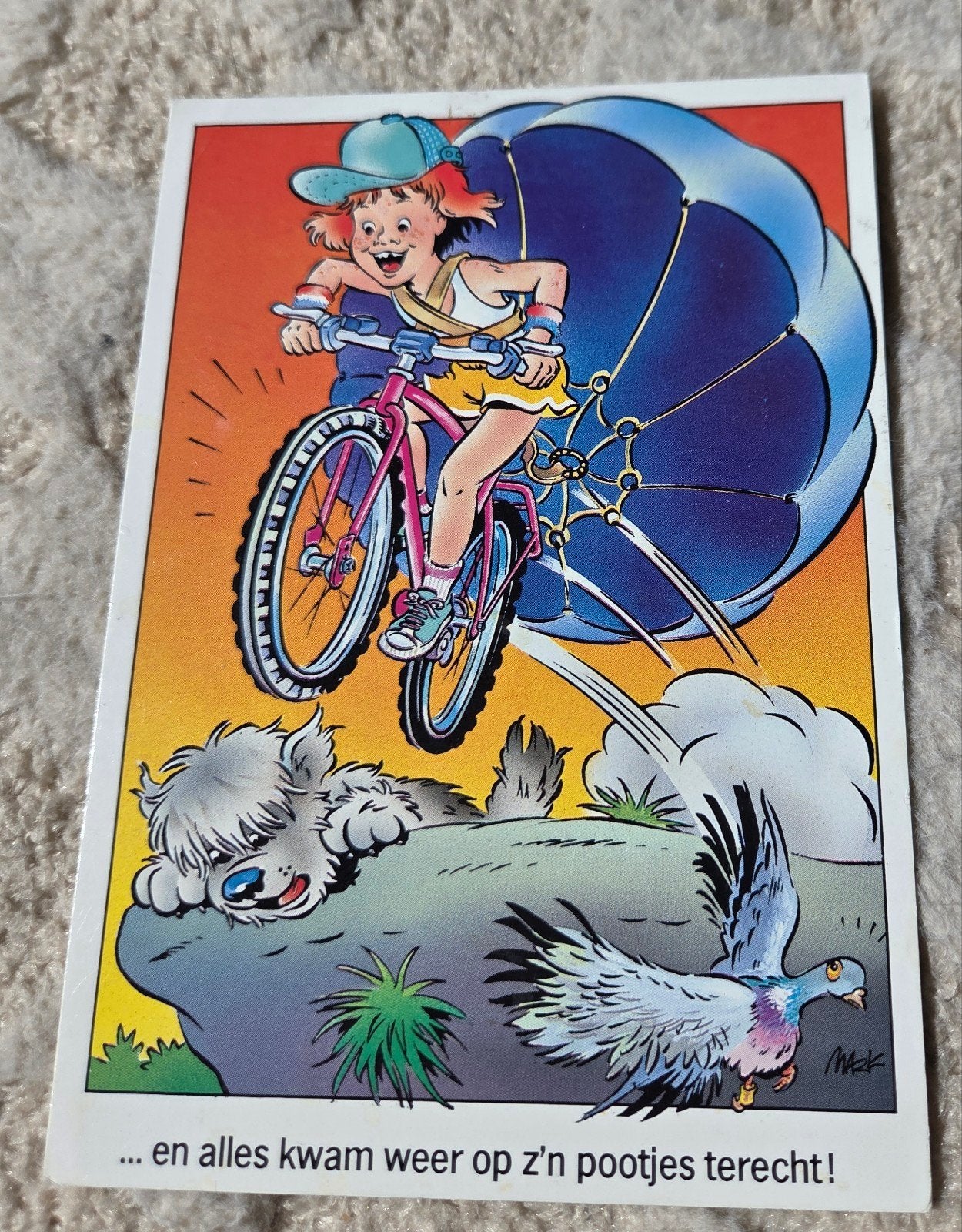 Vintage Ansichtkaart: Meisje op Fiets met Parachute (1989), Verzenden, 1980 tot heden, Gelopen, Kinderen