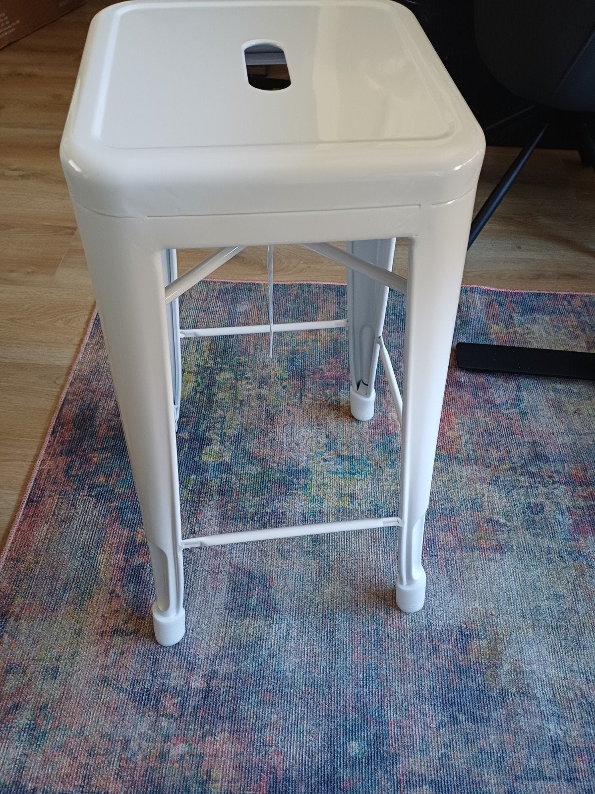 2  NIEUWE witte metalen barkrukken met kussens,, Ophalen, 60 tot 90 cm, Nieuw, Metaal