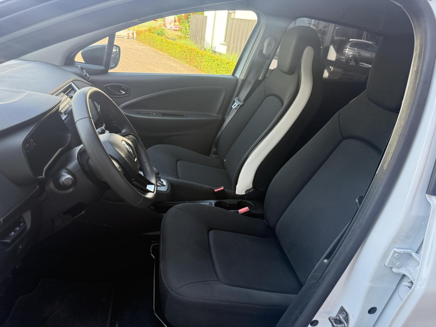 Renault Zoe R110 Life 52 kWh KOOPACCU SOH 90% KEYLESS/CARPLA, Auto's, 12 maanden, Stof, Gebruikt, 395 km
