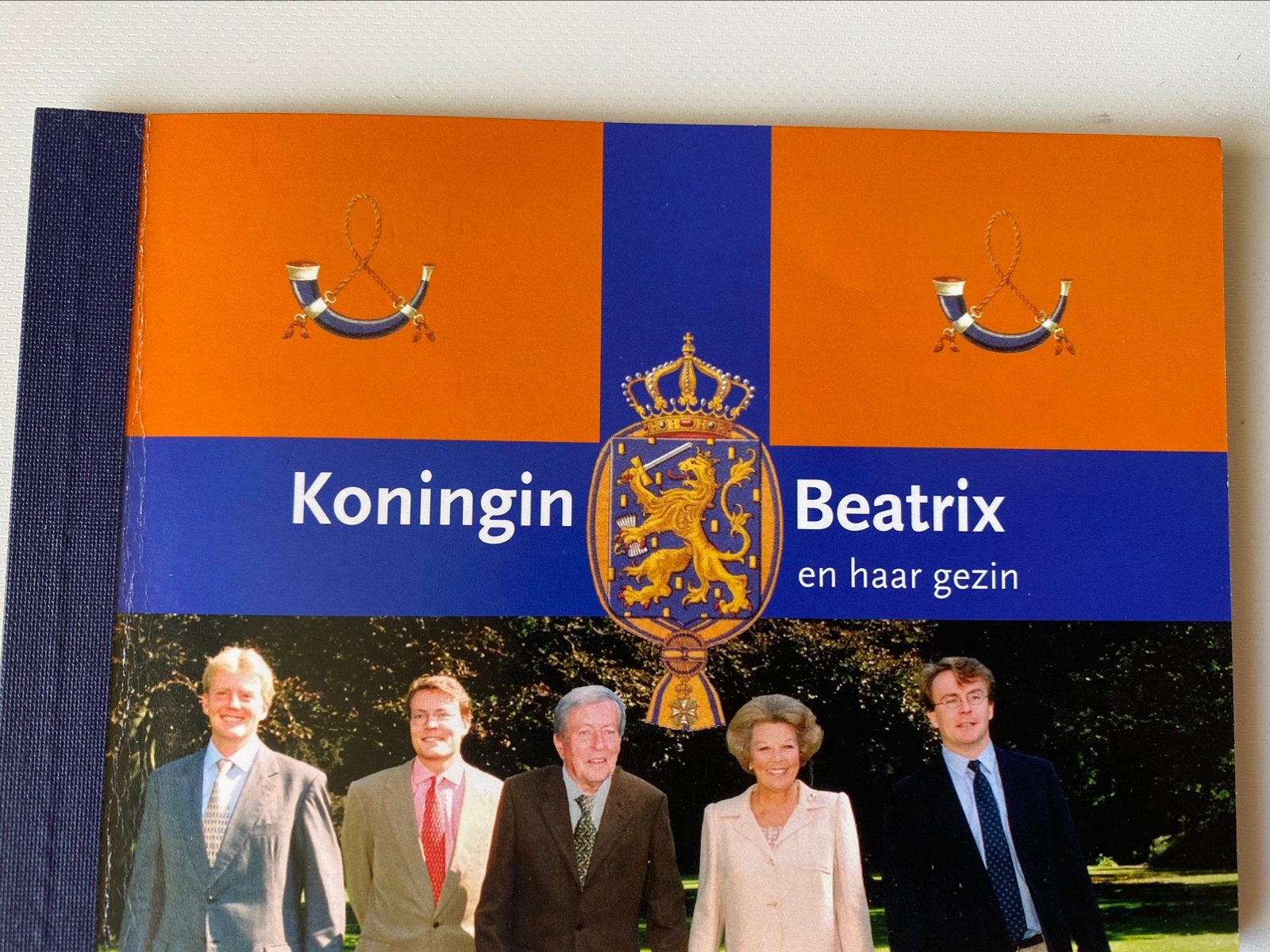 Postzegelmapje Koningin Beatrix en haar gezin 2004, Postzegels en Munten, Ophalen of Verzenden
