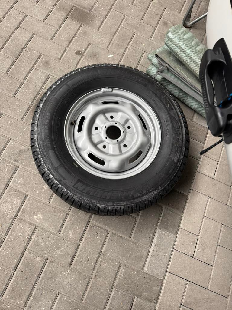 Reservewiel camper Michelin Agilis 16", Caravans en Kamperen, Camper-accessoires, Ophalen, Zo goed als nieuw