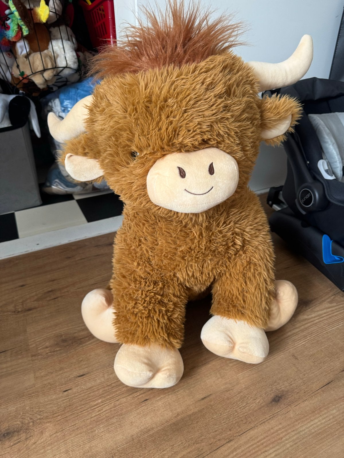 Schattige pluizige knuffel stier met hoorns, Ophalen, Overige merken, Overige karakters, Zo goed als nieuw