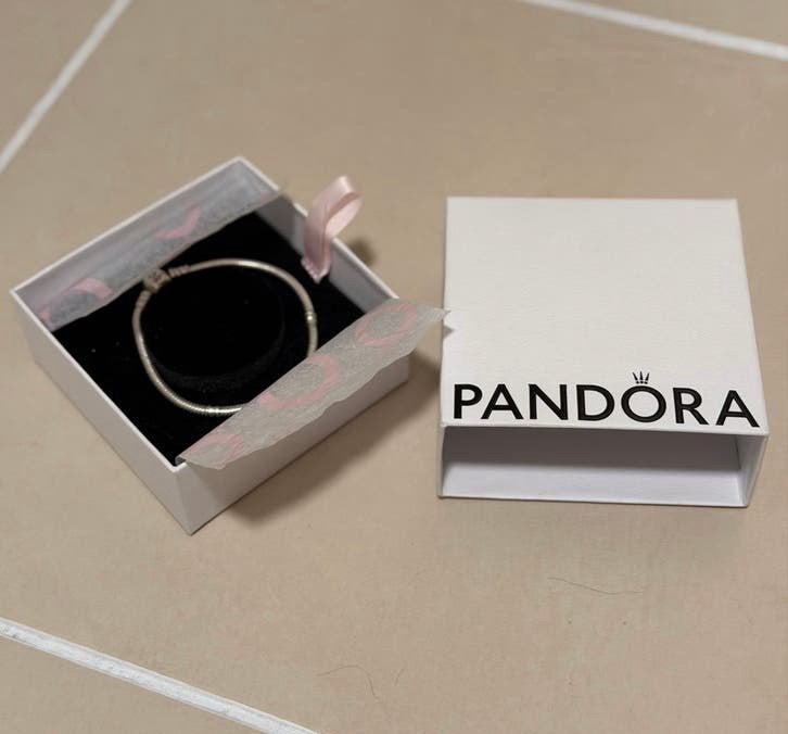 Pandora armband met originele doos, Ophalen of Verzenden, Zo goed als nieuw, Zilver