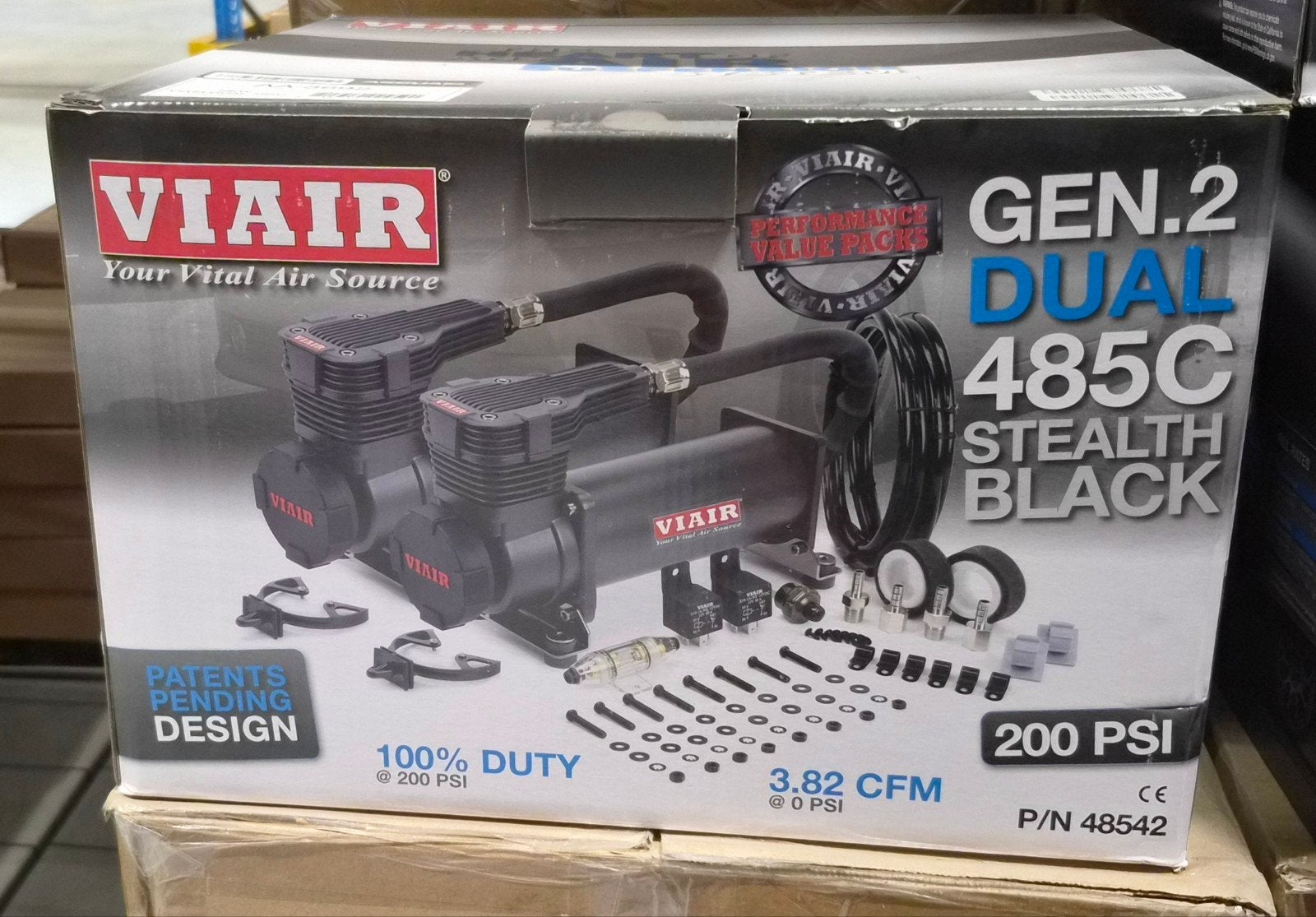 VIAIR Gen.2 Dual 485C Stealth Black Luchtcompressor, Doe-het-zelf en Verbouw, 10 bar of meer, Nieuw, Ophalen of Verzenden, Minder dan 200 liter/min