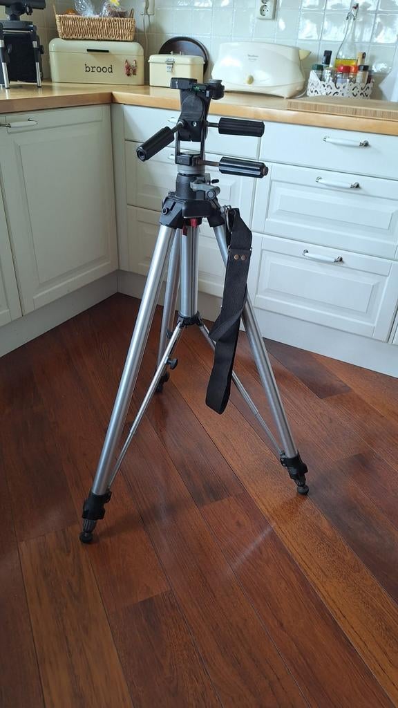 Manfrotto 058 statief, en Manfrotto 136 vloeistof statiefkop, Ophalen of Verzenden, 175 cm of meer, Driepoot