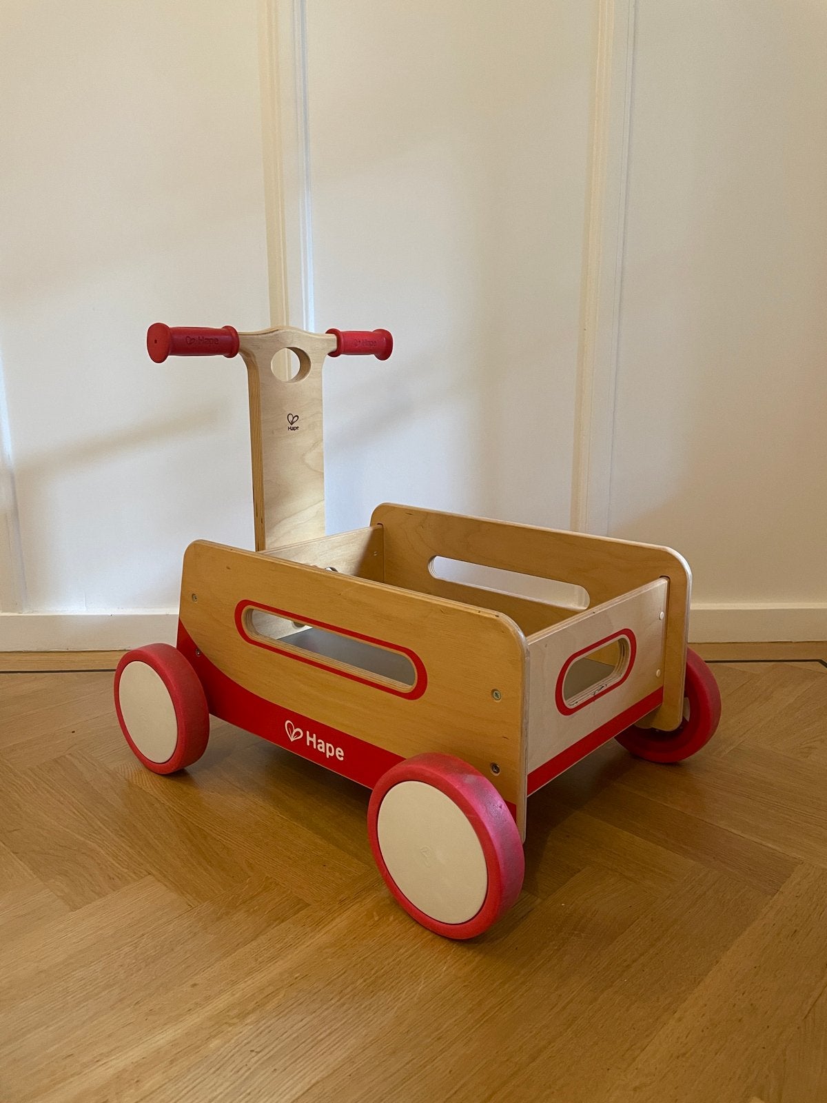 Hape Houten Loopwagen met Verstelbare Duwstang, Ophalen, Zo goed als nieuw, Overige typen, Met wieltjes