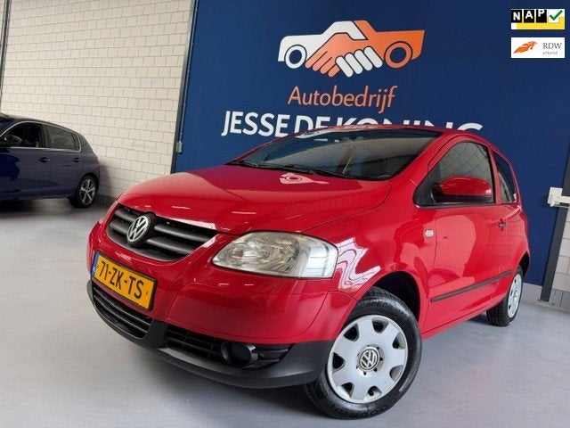 Volkswagen Fox 1.4 Trendline / bj.2008 / kleur: rood / stuur, Auto's, Volkswagen, Voorwielaandrijving, 4 stoelen, Airbags, Origineel Nederlands