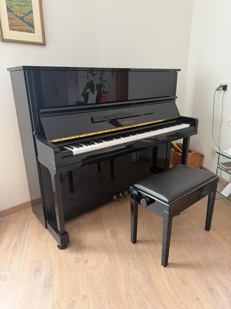 Mooie nette zwarte Yamaha U10A piano, Muziek en Instrumenten, Piano's, Ophalen, Gebruikt, Zwart, Piano