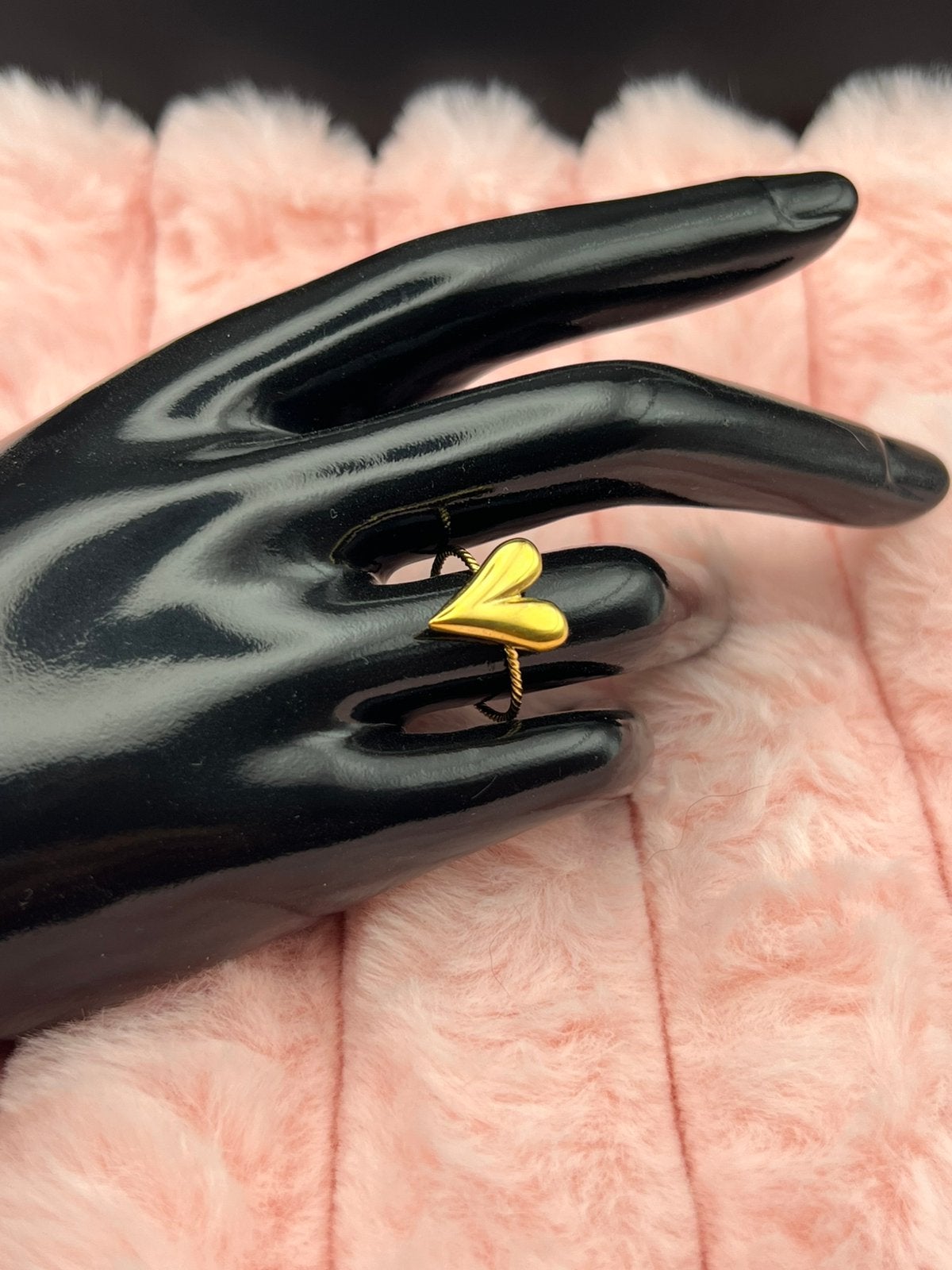 Goudkleurige verstelbare ring met modern hartje, 18 tot 19, Ophalen of Verzenden, Zo goed als nieuw, Dame