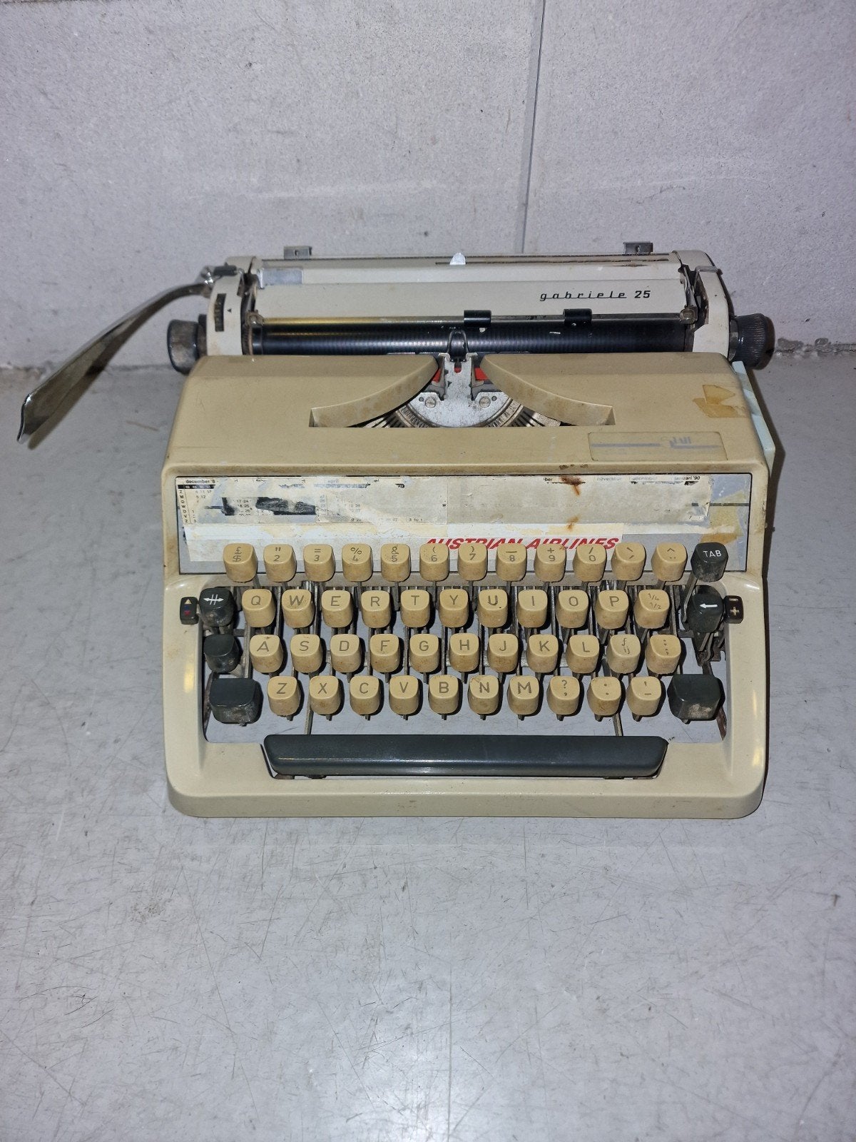 Werkende Vintage Typemachine - Triumph-Adler Gabriele 25 (AZ, Ophalen