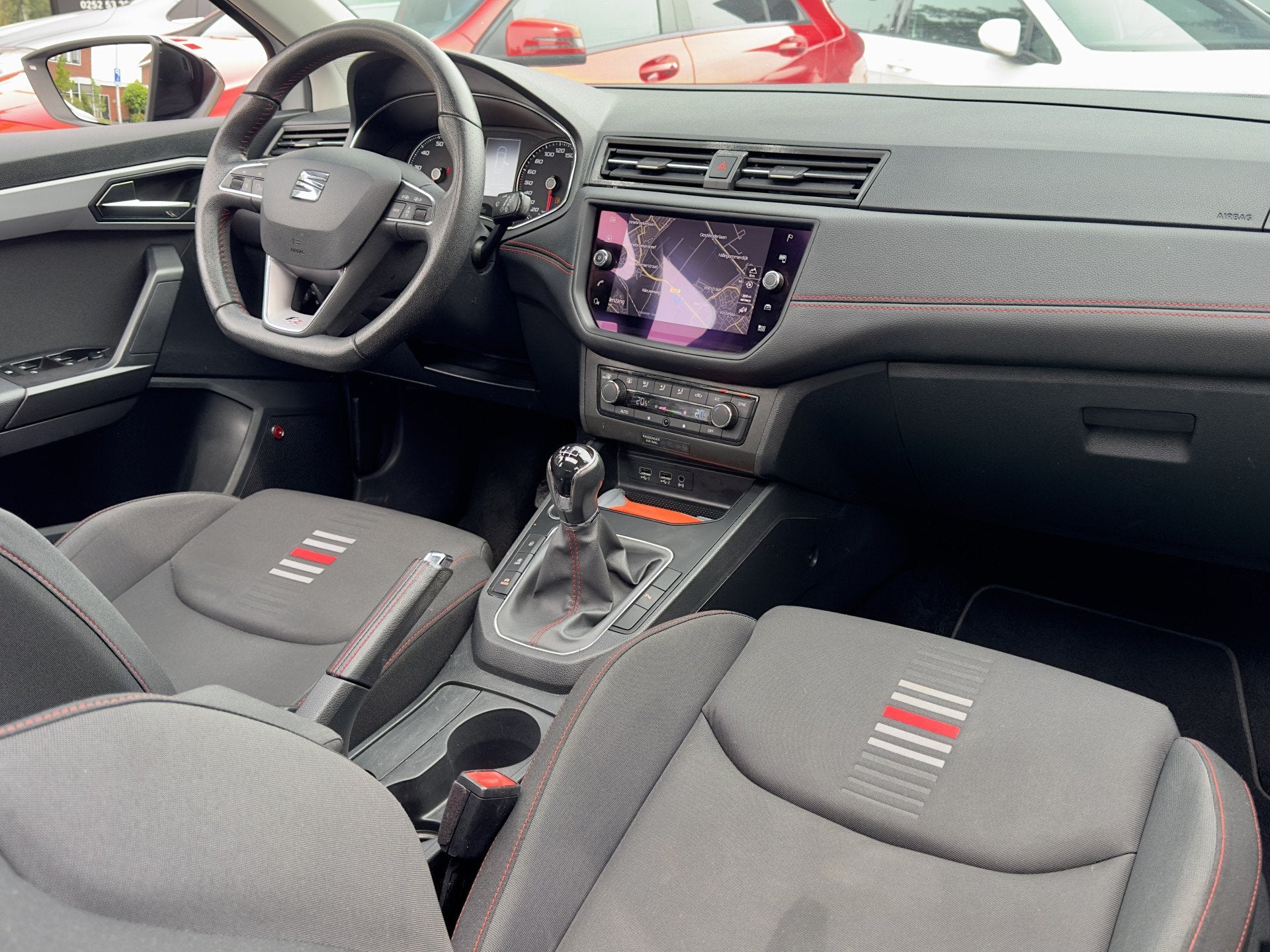 SEAT Ibiza 1.0TSI FR INTENSE PANODAK SPORT-INT NAVI CAMERA A, Auto's, Seat, Voorwielaandrijving, Dealer onderhouden, Euro 6, Origineel Nederlands