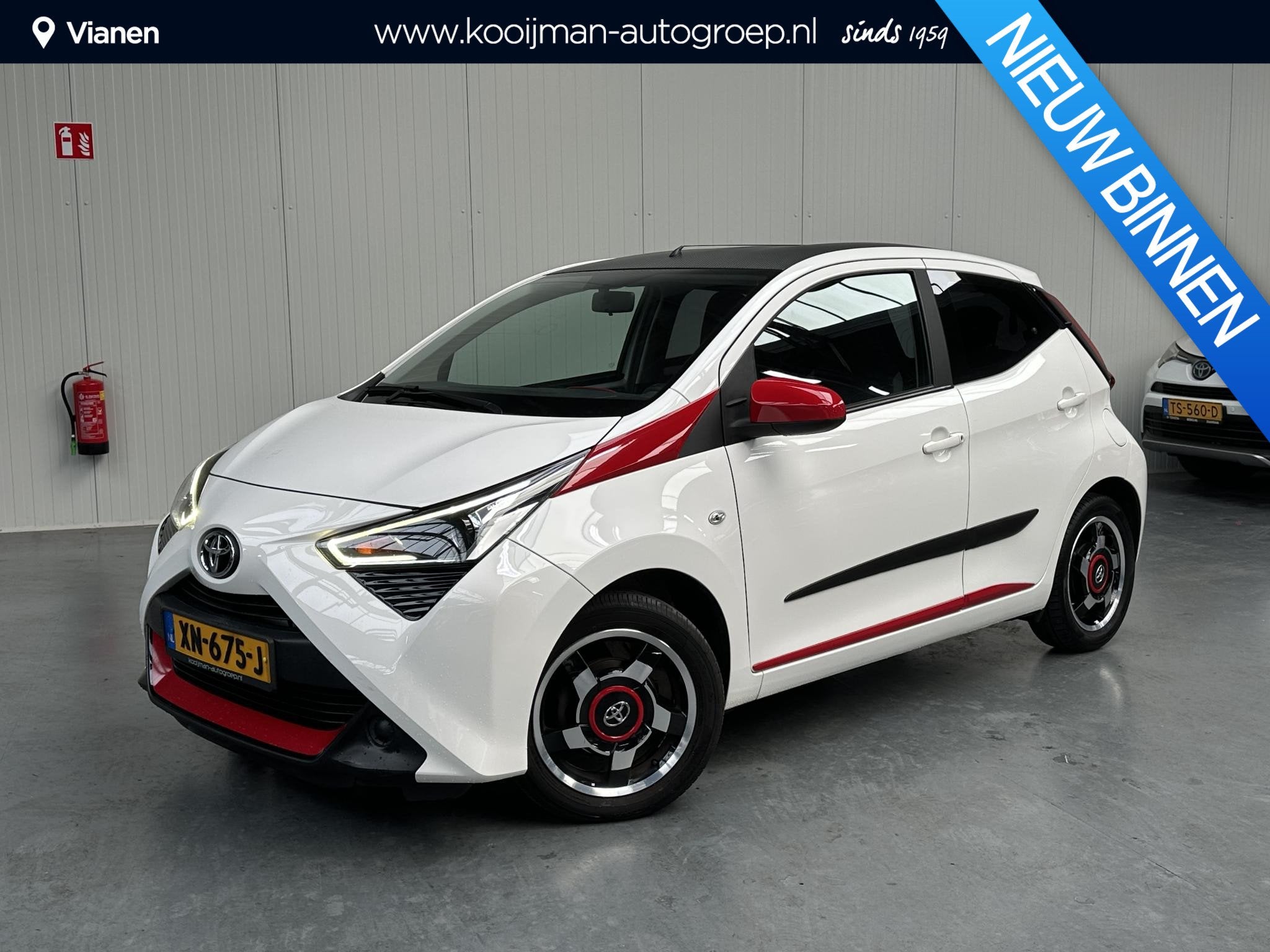 Toyota Aygo 1.0 VVT-i x-play, Auto's, Stof, Gebruikt, Euro 6, 4 stoelen