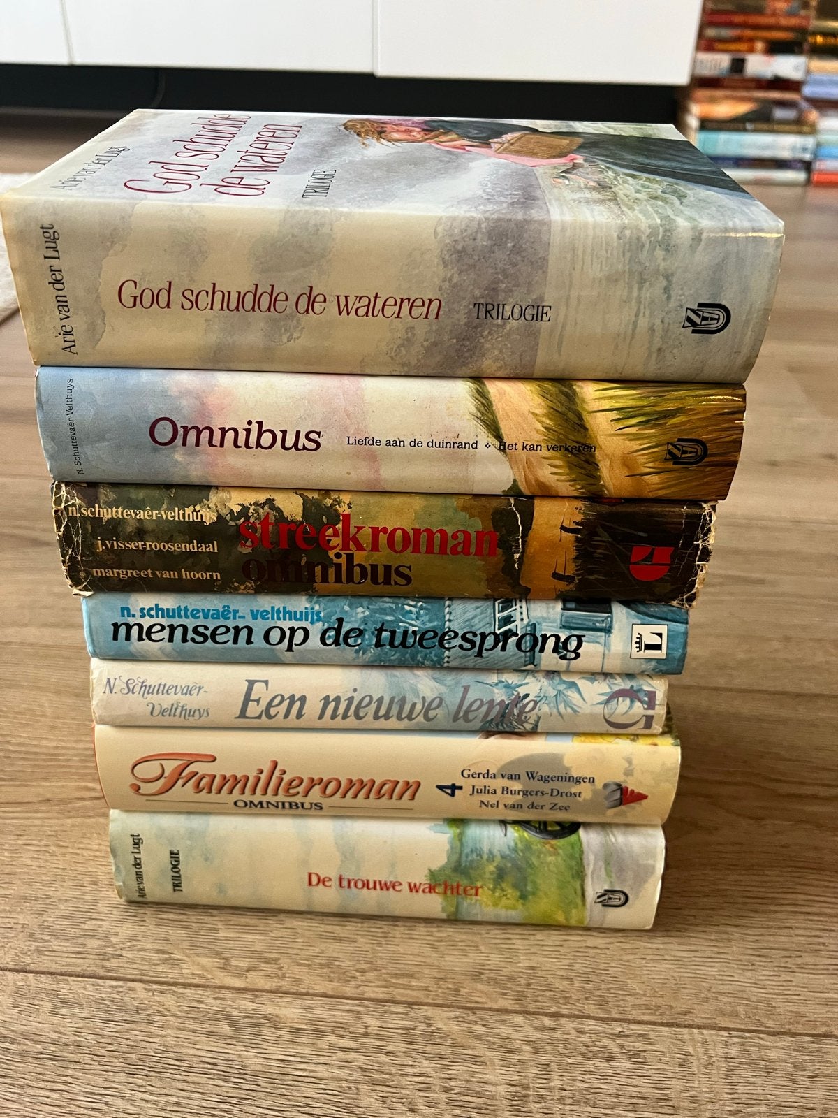 Diverse boeken en omnibussen van bekende auteurs, Boeken, Romans, Ophalen of Verzenden, Gelezen, Nederland