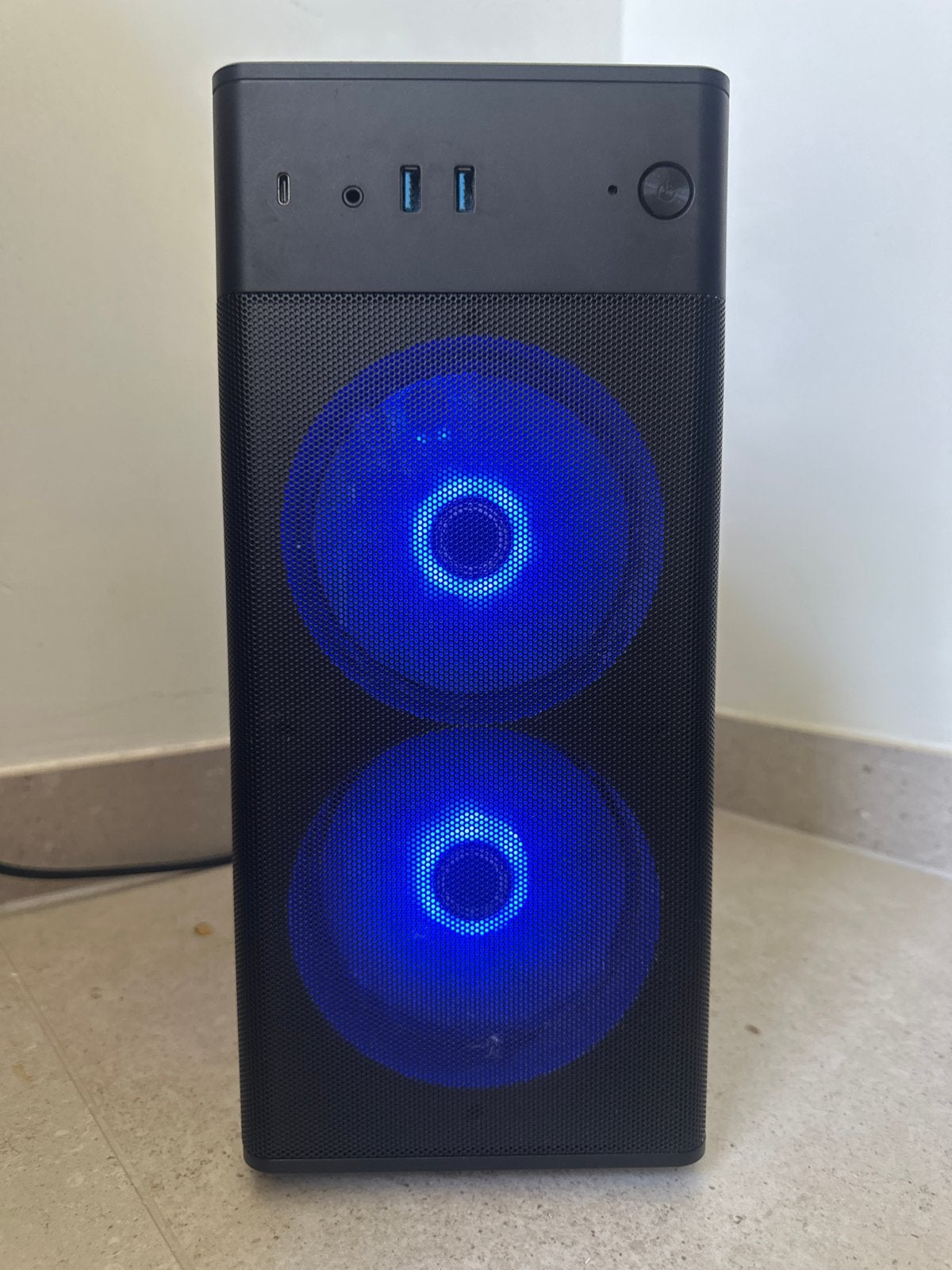 Medion PC met RTX 4060, Ryzen 5 5500, 16GB RAM, 932GB opslag, Gebruikt, Ophalen of Verzenden, Gaming, SSD