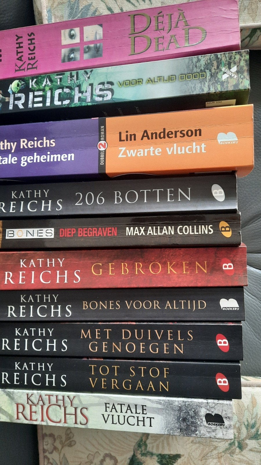 10 X KATHY REICHS voor 23 euro! 3.50 per stuk. Zie de foto's, Ophalen of Verzenden, Zo goed als nieuw, Kathy Reichs, Amerika
