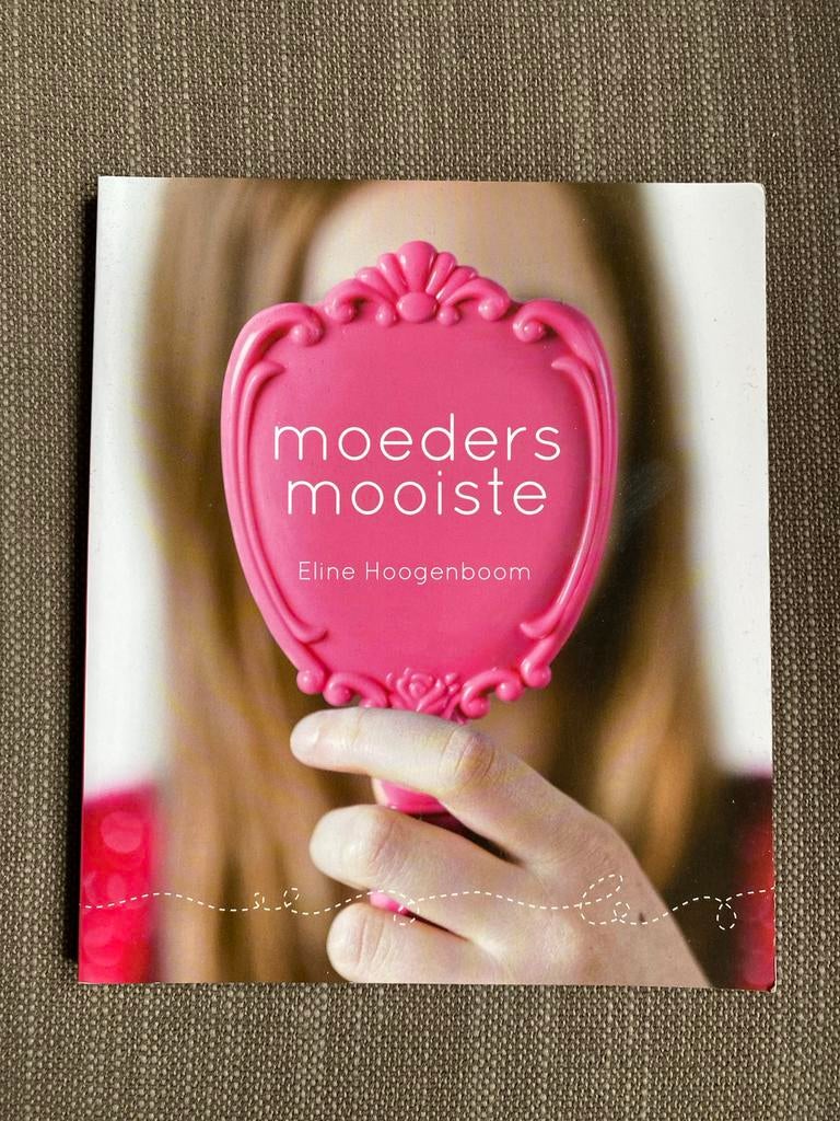 Eline Hoogenboom - Moeders mooiste, Boeken, Ophalen of Verzenden, Gelezen, Eline Hoogenboom