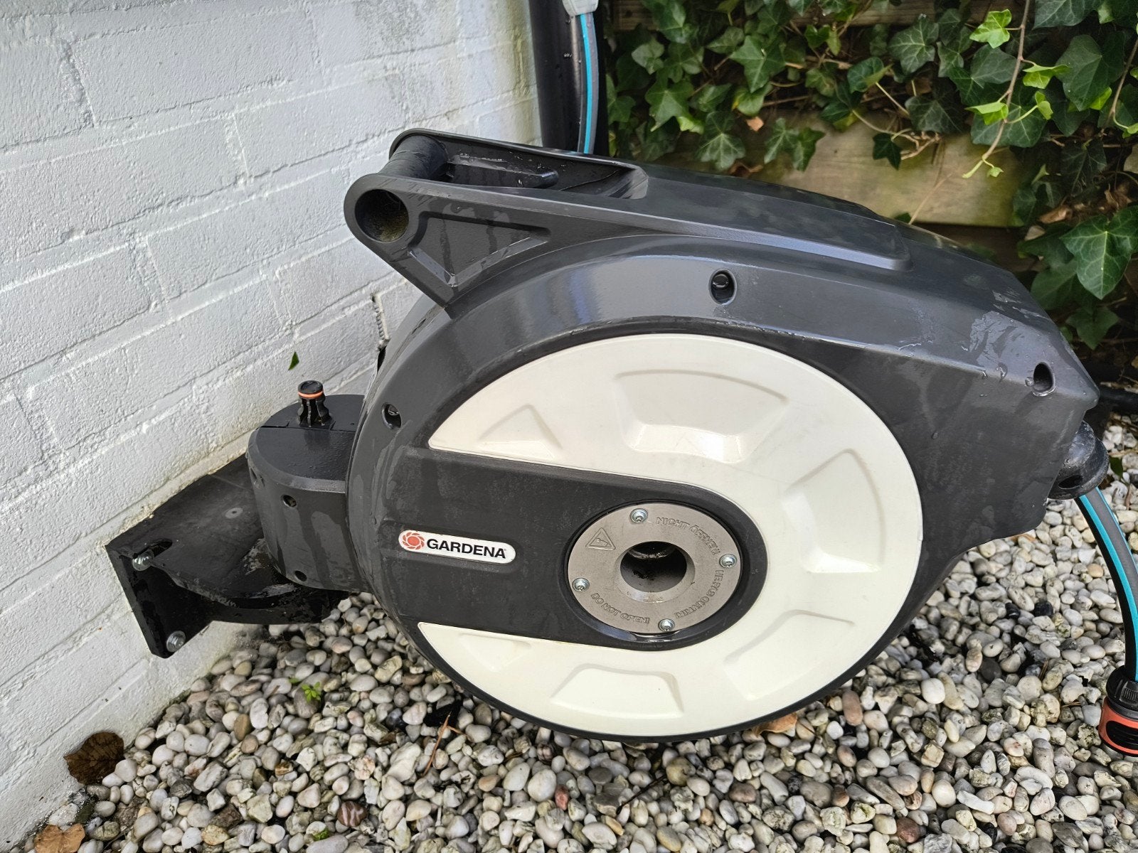 Gardena wandslangbox 15m, automatisch oprollend, Ophalen of Verzenden, Zo goed als nieuw, Tuinslanghaspel