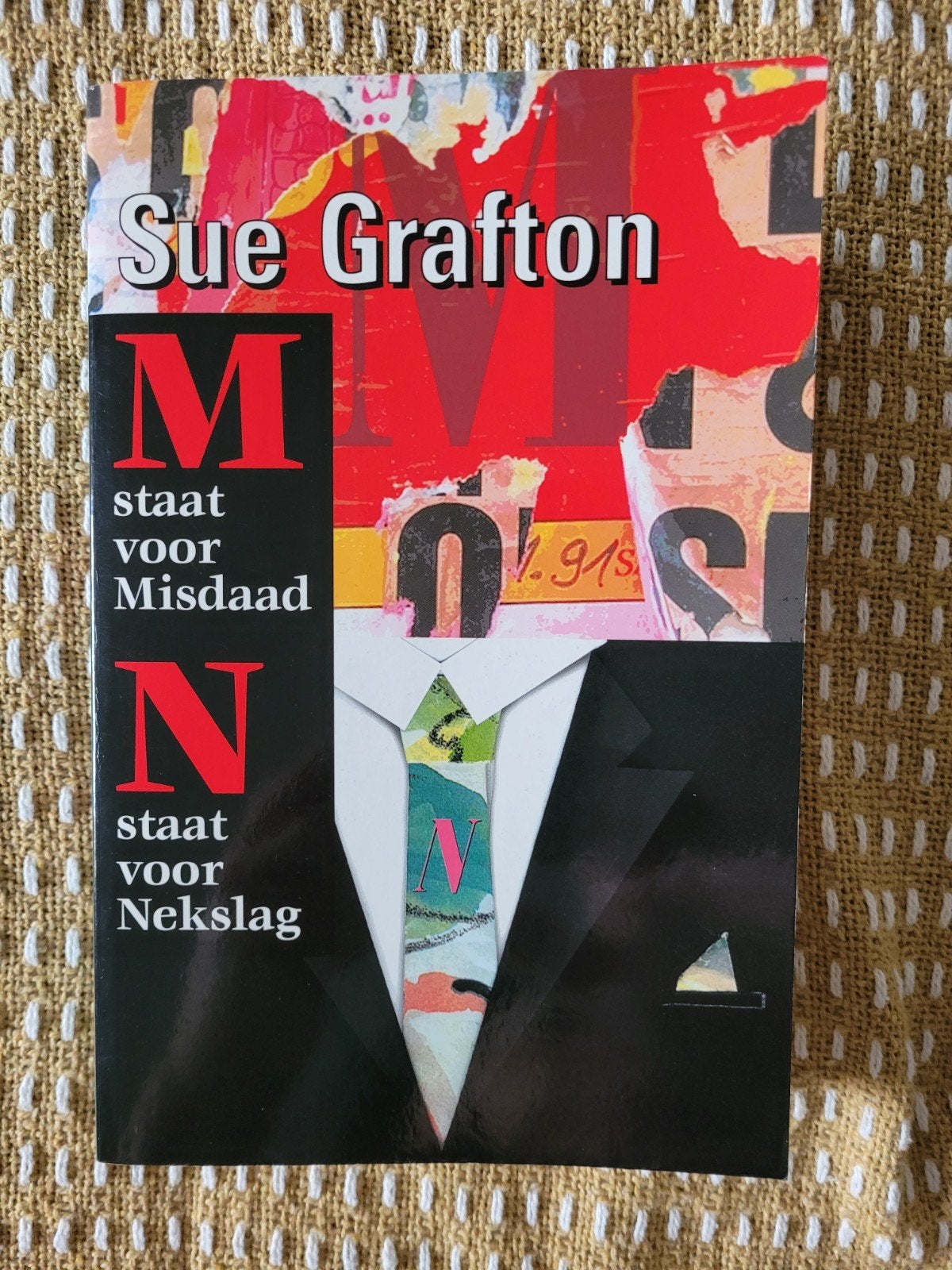 M staat voor Misdaad / N staat voor Nekslag - Sue Grafton, Ophalen of Verzenden, Gelezen, Sue grafton