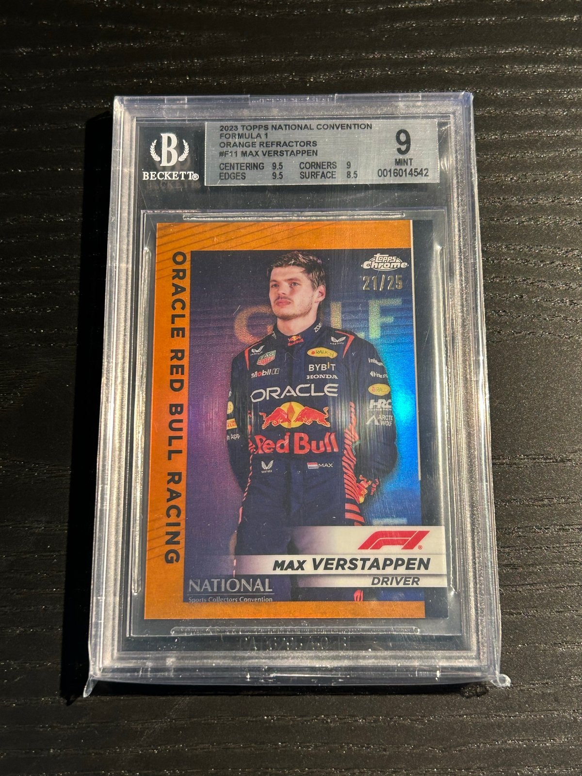 Max Verstappen F1 Topps National Convention Orange Refractor, Ophalen of Verzenden, Zo goed als nieuw, Formule 1