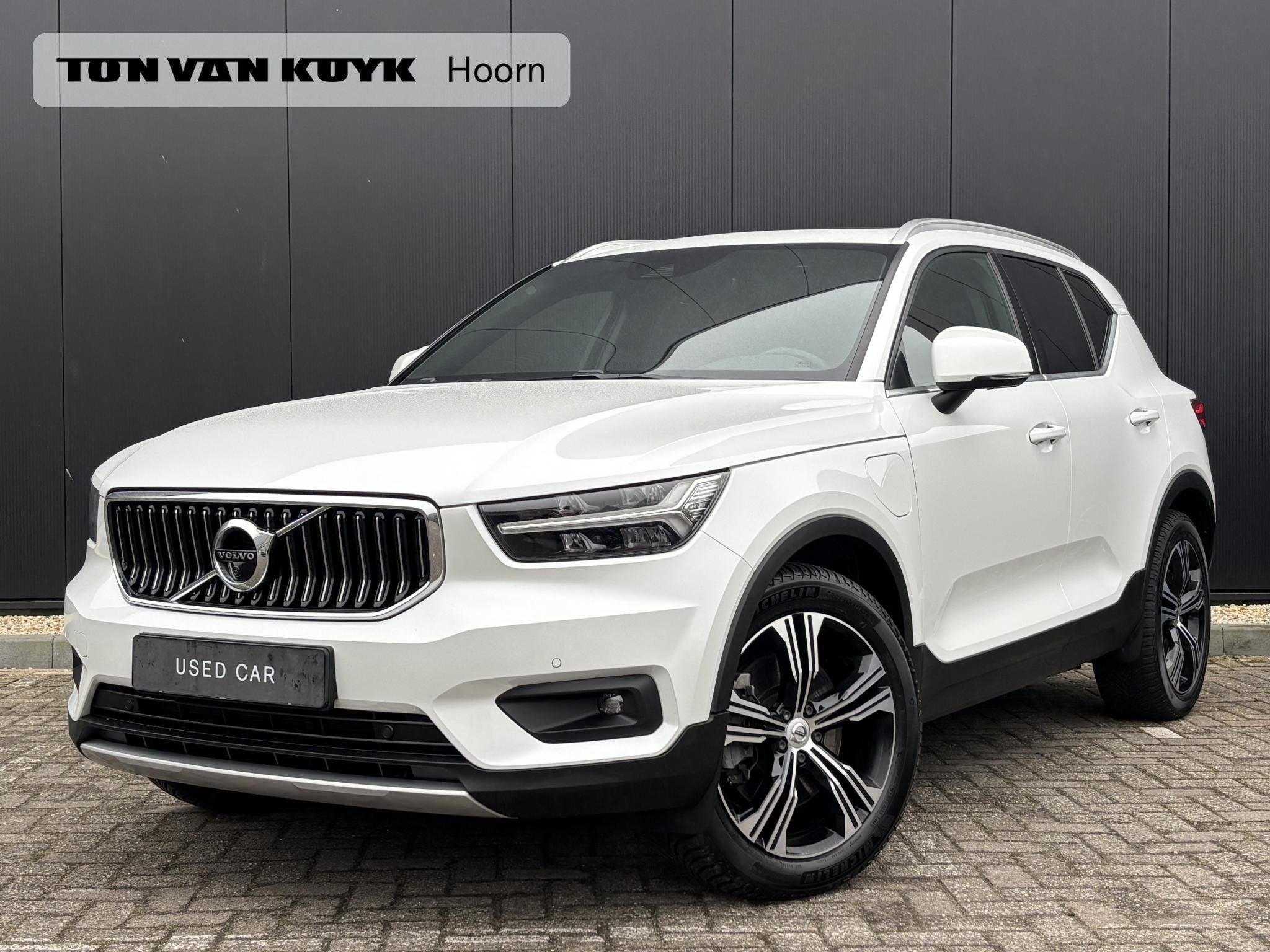 Volvo XC40 1.5 T5 Recharge Inscription / rood Leder / 360 ca, Euro 6, 1712 kg, Wit, Hybride Elektrisch/Benzine