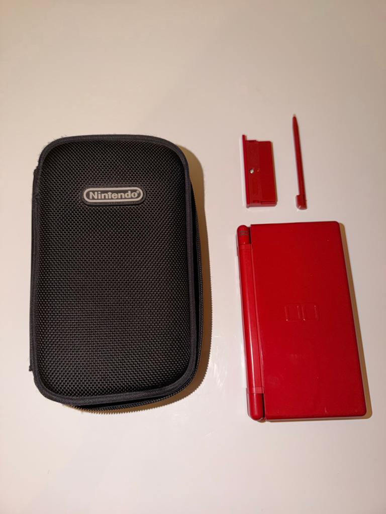 Nintendo DS Lite - Rood - Met Tasje - Zeer Goede Staat, Spelcomputers en Games, Spelcomputers | Nintendo DS, Ophalen of Verzenden