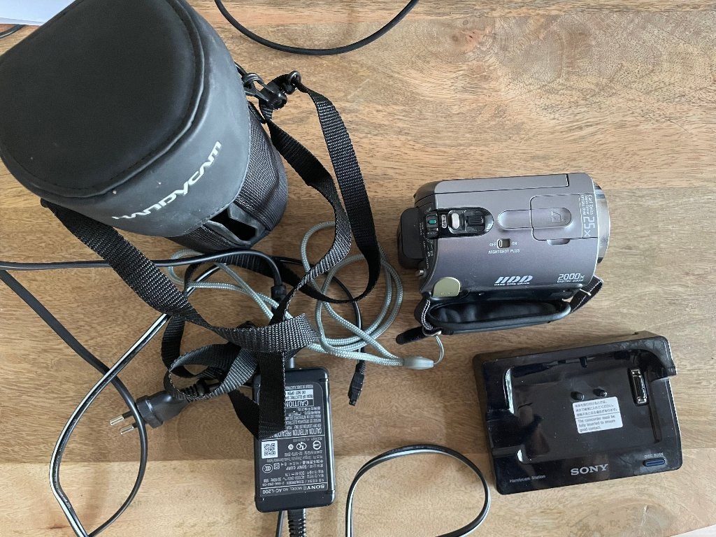 Sony handycam DCR-SR52, Harde schijf, 20x of meer, Ophalen of Verzenden, Zo goed als nieuw
