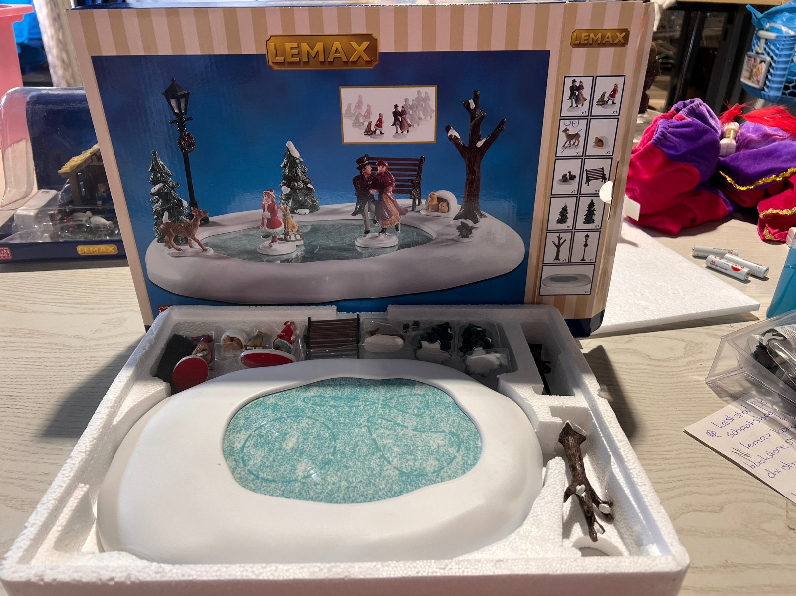 Lemax kleine ijsbaan compleet en werkend, Ophalen of Verzenden, Zo goed als nieuw, Lemax, X