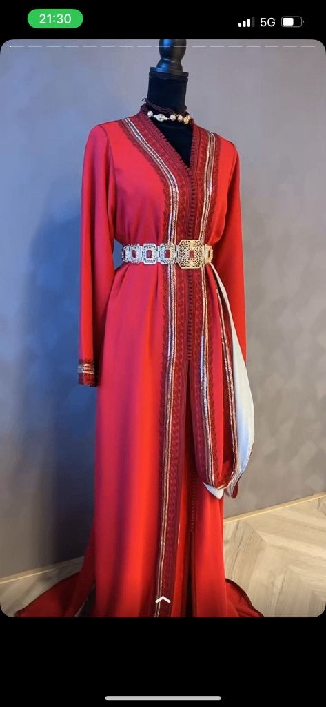 Nieuwe marokkaanse takshita rood met goud maat 36/42, Maat 38/40 (M), Nieuw, Ophalen of Verzenden, Onbekend