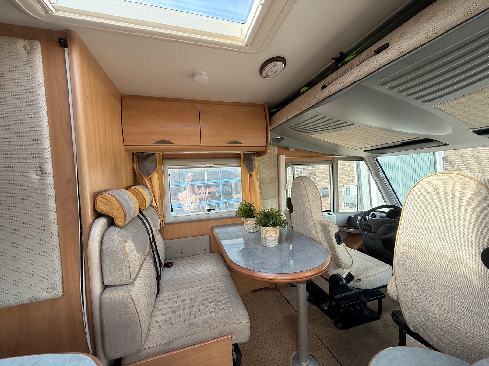 Foto 9 van Burstner i690 Elegance 2.8 JTD - levelsysteem - 66.500 km