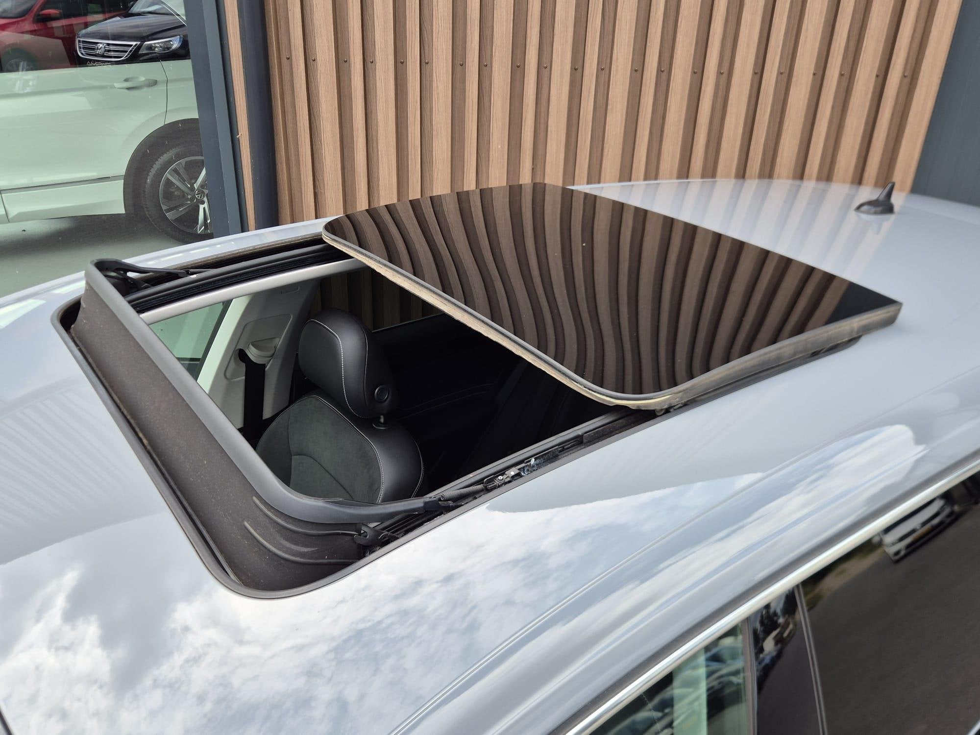 Volkswagen Arteon Shooting Brake 1.4 TSI eHybrid Elegance Bu, Arteon, 4 cilinders, Leder en Stof, 1709 kg