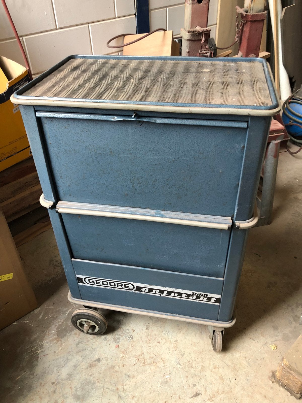 Gedore gereedschap kar / kist, Ophalen