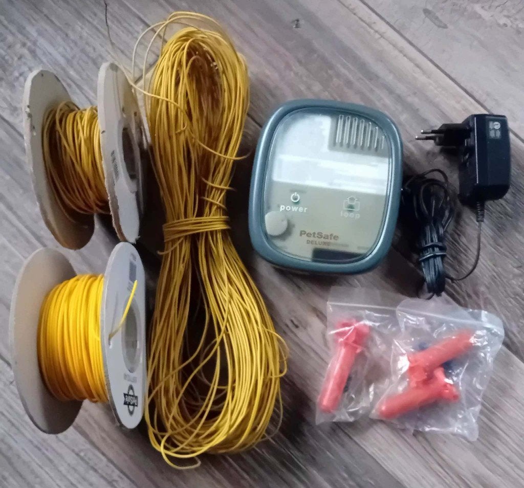 PetSafe Deluxe Onzichtbare Omheining (Zender + Veel Draad), Overige merken, Ophalen of Verzenden, Zo goed als nieuw, Overige typen