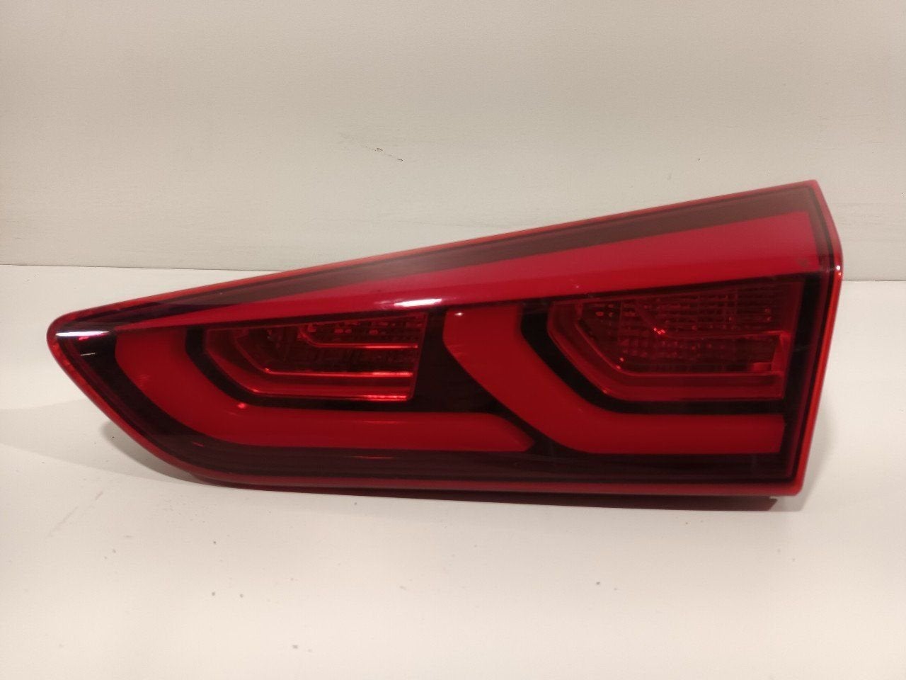 Reflector Hyundai i20, Onderdelen@venauto.nl, Van der Ven Autorecycling B.V., Gebruikt, Ettenseweg 76, 4706 PB Roosendaal, The Netherlands